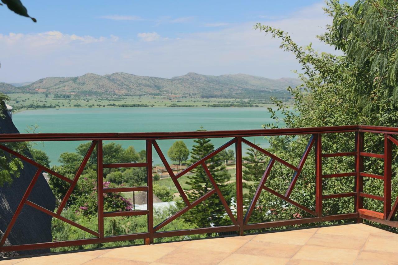 Galagos Lodge Hartbeespoort Exterior photo